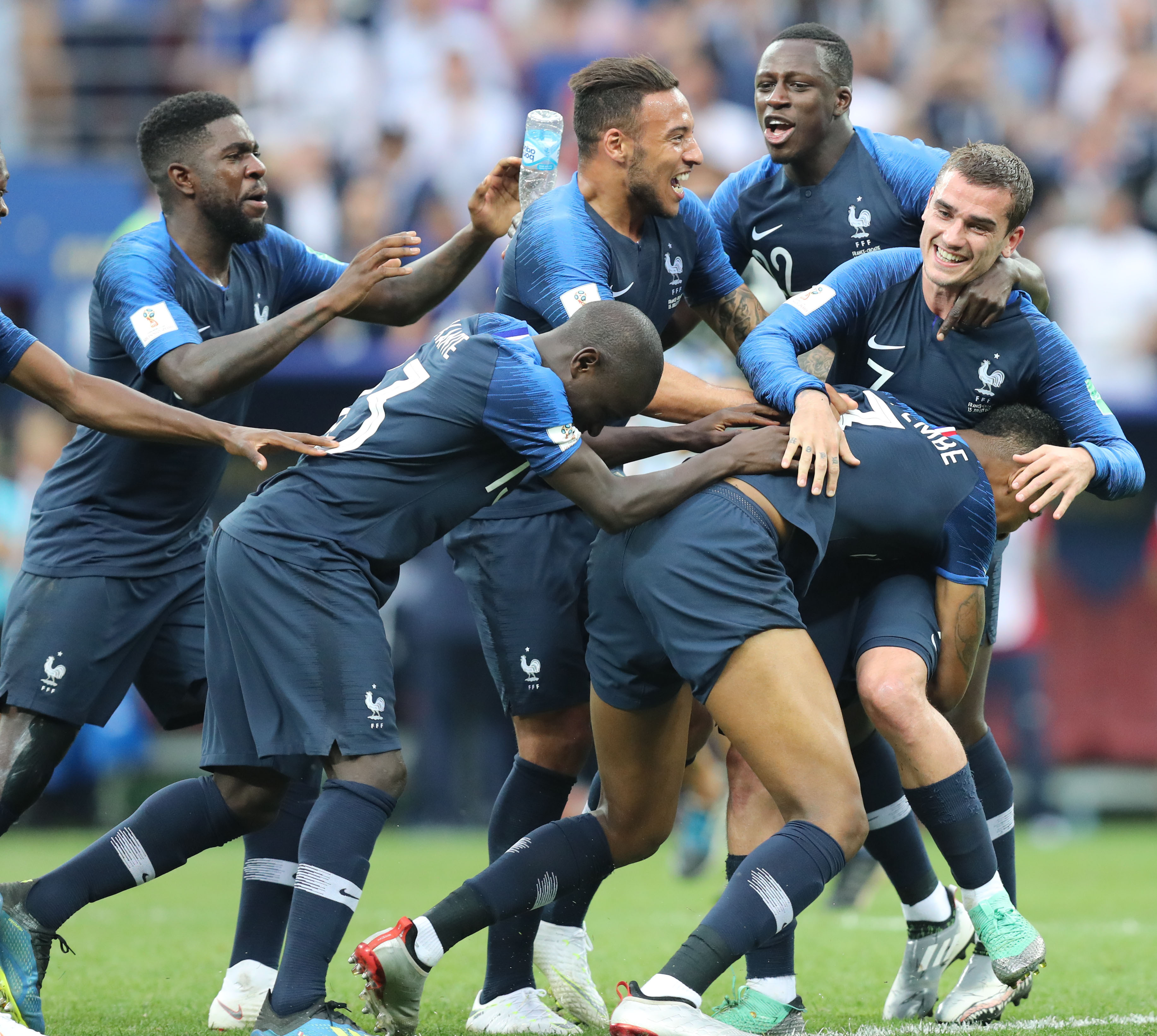 爱游戏在线-包含法国国家队继续保持不败纪录,跻身欧洲杯预选赛前列的词条