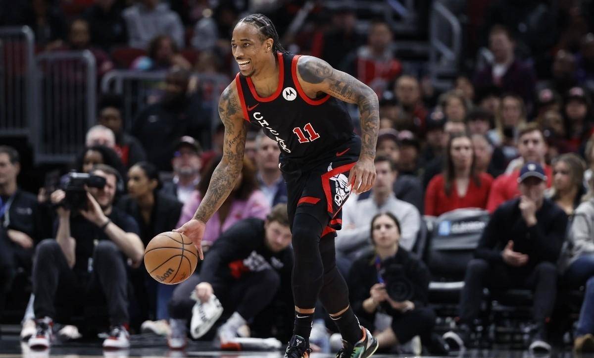 爱游戏中国官网-包含马刺客场惨败,德罗赞虽拼尽全力仍难奏效的词条