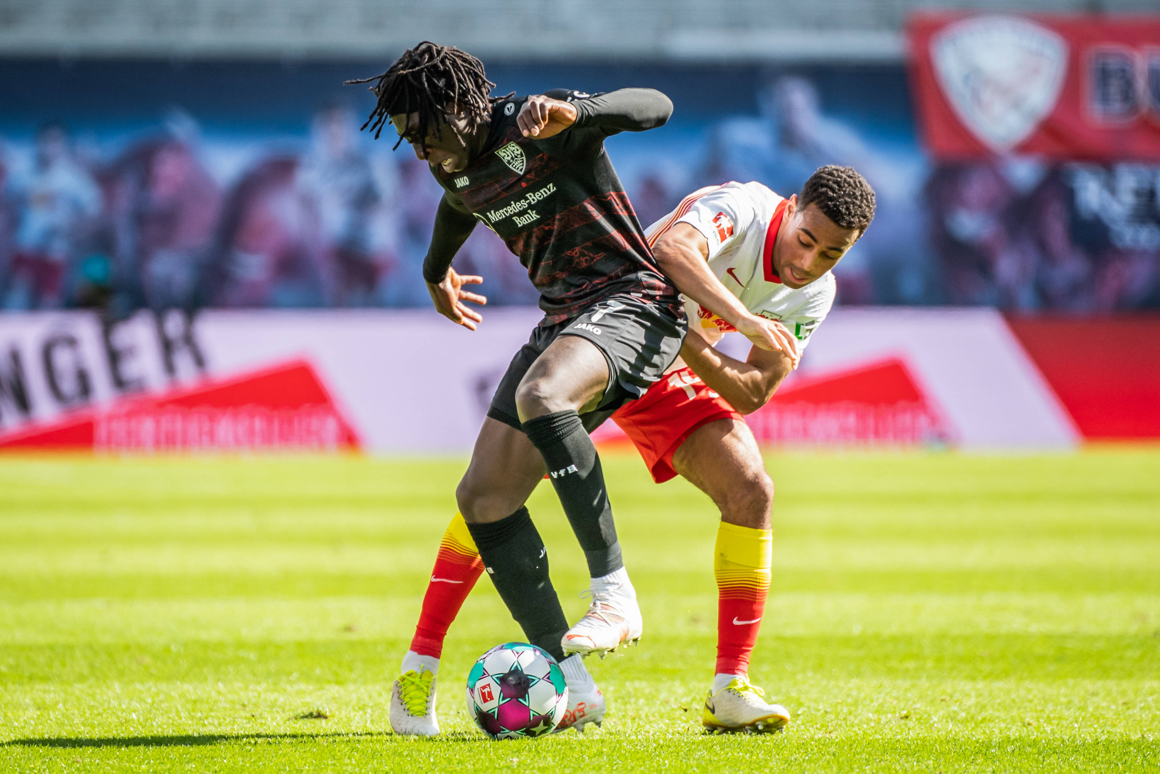 爱游戏中国官网-包含斯图加特队在比赛中体现出色的团结协作的词条