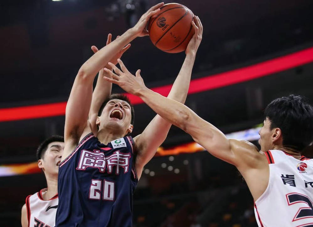 爱游戏网页版登录入口-广东男篮士气高昂轻松取胜山东队