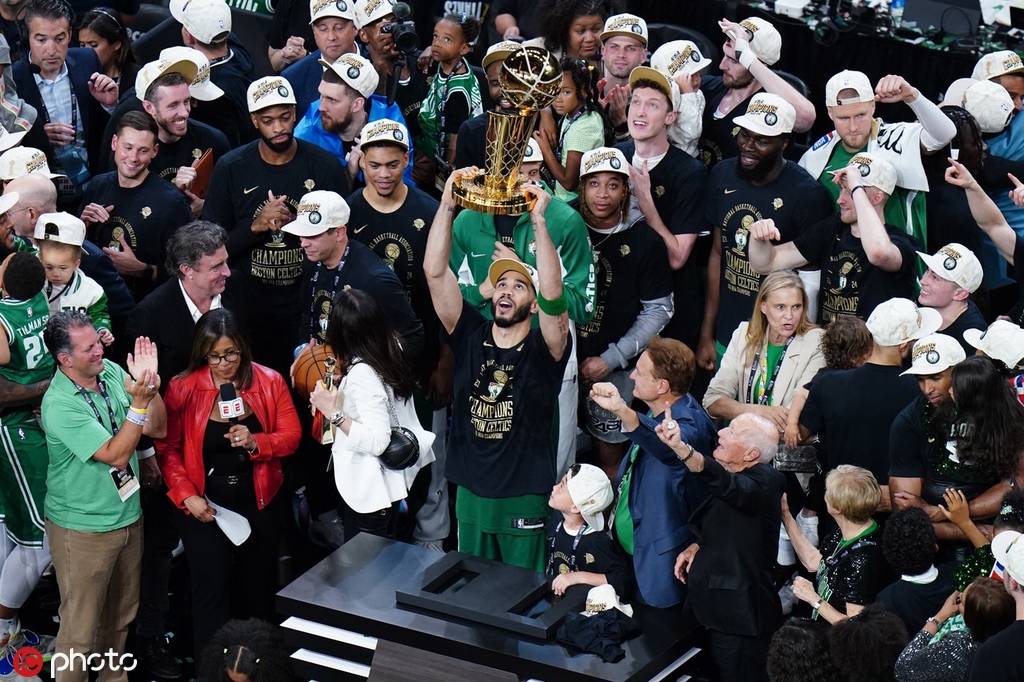 爱游戏网站-凯尔特人队团队配合默契,整体表现统一