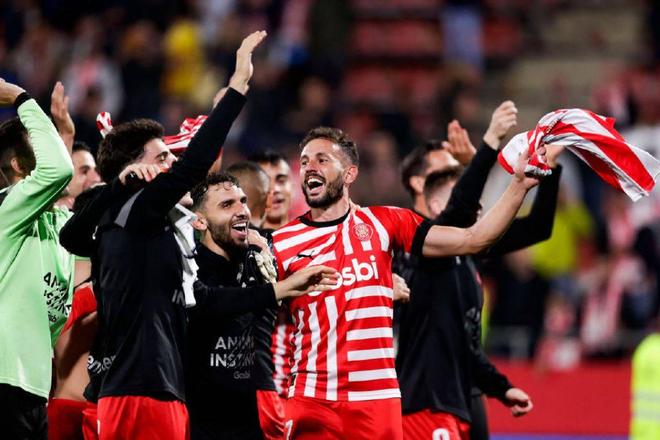 爱游戏馆-比利亚雷亚尔主场大胜,士气大振的简单介绍