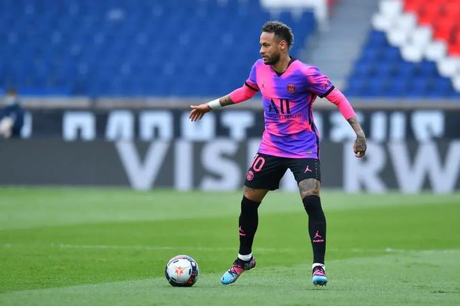 爱游戏新闻-朗斯主场被尼斯逼平,保持主场不败纪录的简单介绍