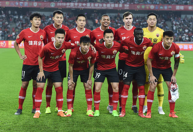 爱游戏app-关于江苏苏宁战平深圳佳兆业,保持不败战绩的信息