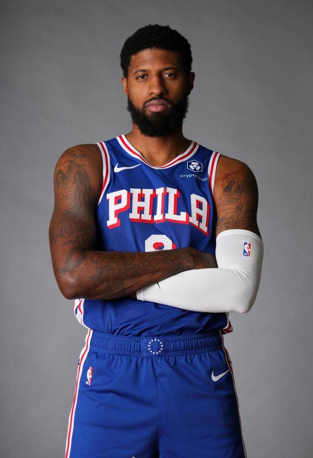 爱游戏官方-篮网击败76人，继续领跑东部联盟