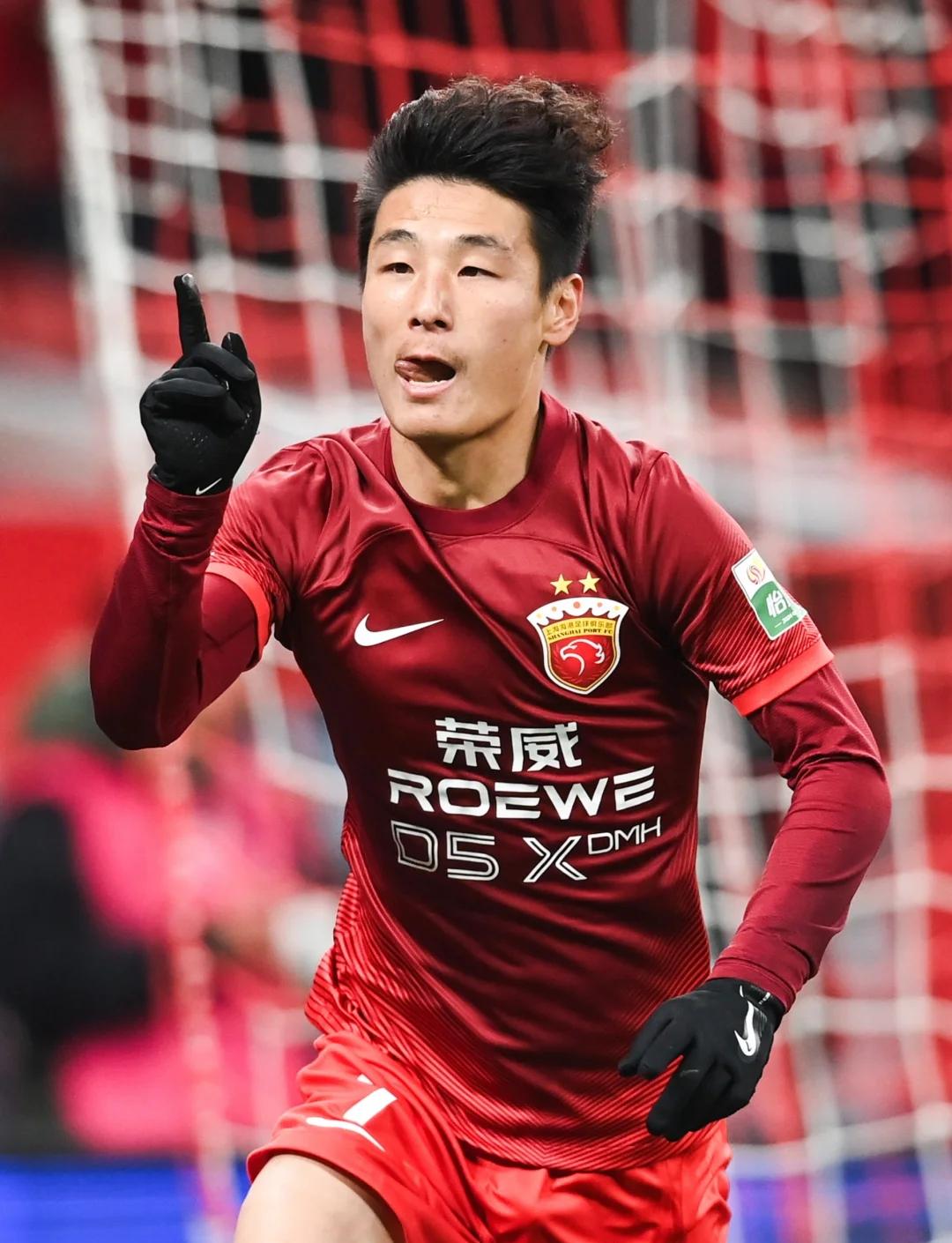 爱游戏网址-关于武磊梅开二度,上海上港大胜的信息