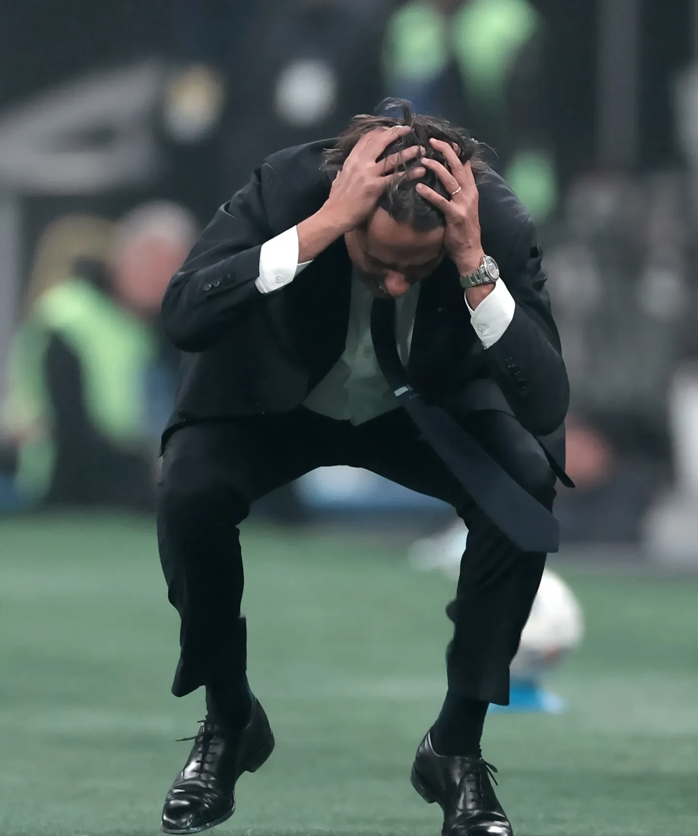 爱游戏教练-比赛纠纷不断,球员情绪失控