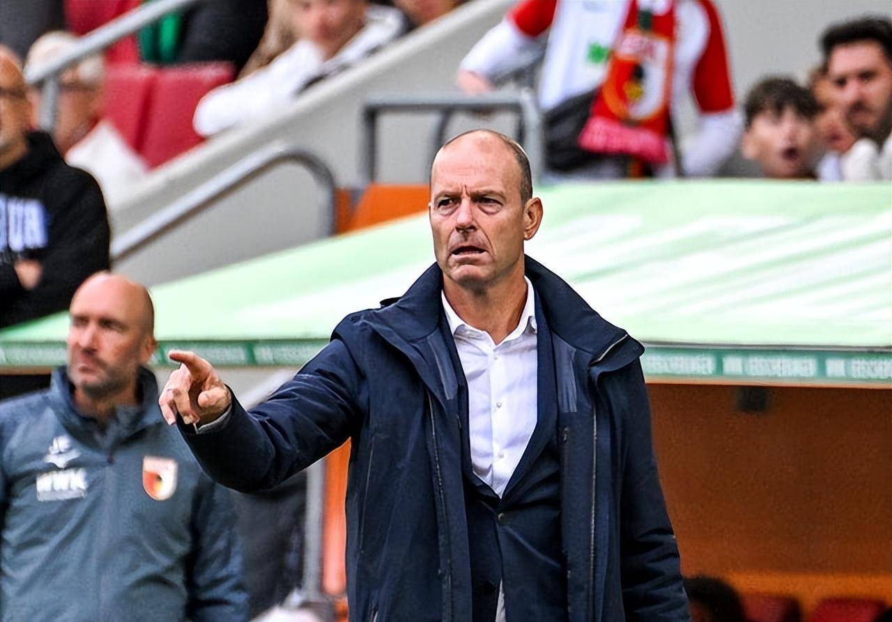 爱游戏登录入口-RB莱比锡惨遭逆转，球迷纷纷表达失望之情的简单介绍